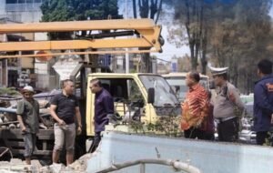 DENGAN REAKSI CEPAT, BUPATI KARO TINJAU LANGSUNG LOKASI KECELAKAAN TUGU PERJUANGAN BERASTAGI