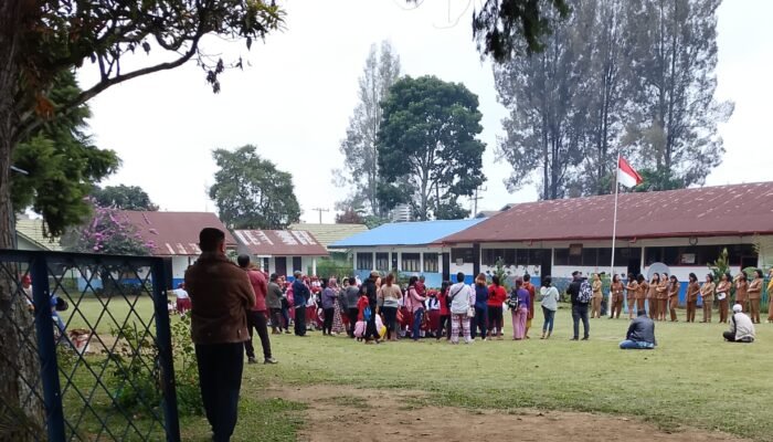 Penuh Semangat, Hari pertama masuk sekolah Tahun Ajaran Baru Diwarnai Antusiasme Siswa Dan orang Tua