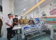 Ketua DPRD Karo Menjenguk Siswa Korban keracunan MBG Yang dirujuk Ke Rumah Sakit di Medan.