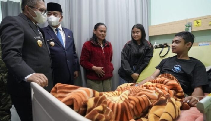 Bupati Karo Kembali Kunjungi 110 Pelajar Terdampak MBG : Pemkab Pastikan Penanganan Optimal.