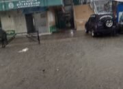Saat musim Hujan tiba jalan masjid kelurahan, Laucimba  Banjir 