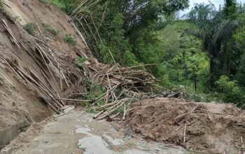 Akses jalan menghubungkan Serdang Putus Akibat tanah longsor