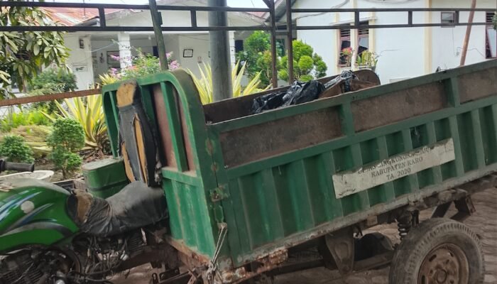 Sejumlah armada kereta roda tiga pengangkut sampah milik Dinas Lingkungan Hidup Banyak Mangkrak.